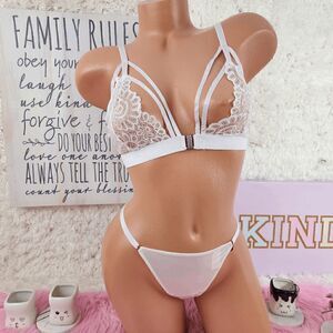 NIB Wild Obsession Bralette Medium: Alluring Comfort NIB